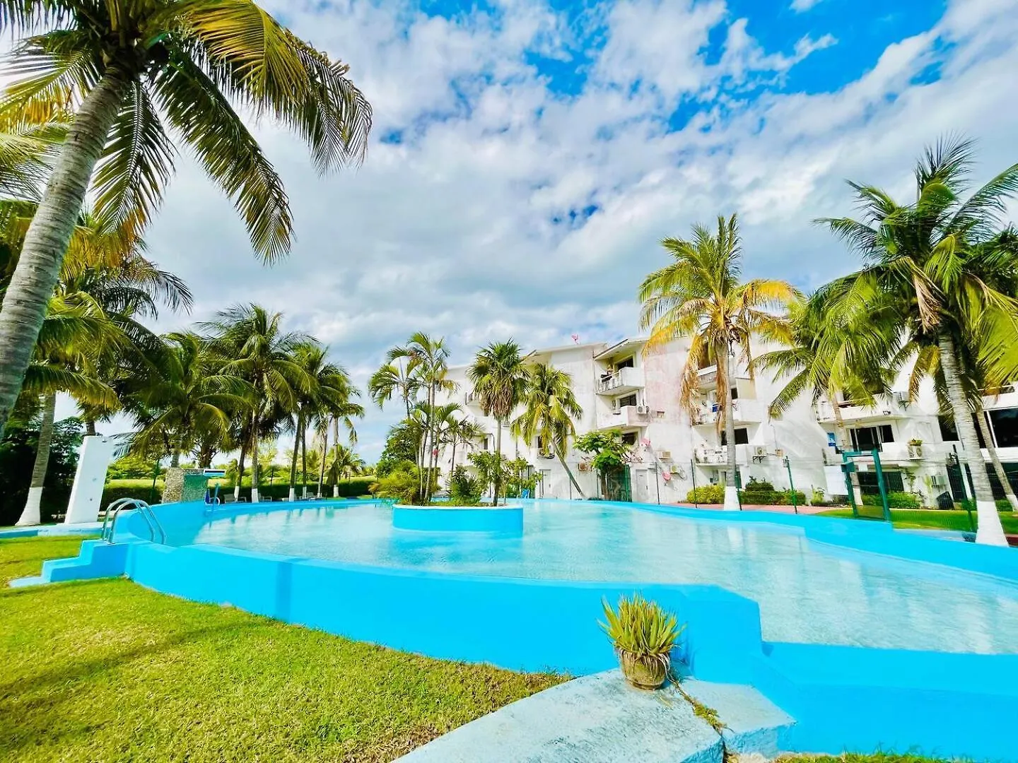Lindo Estudio A Un Lado Del Campo De Golf, #B - Gre301B - Lägenhet Cancún