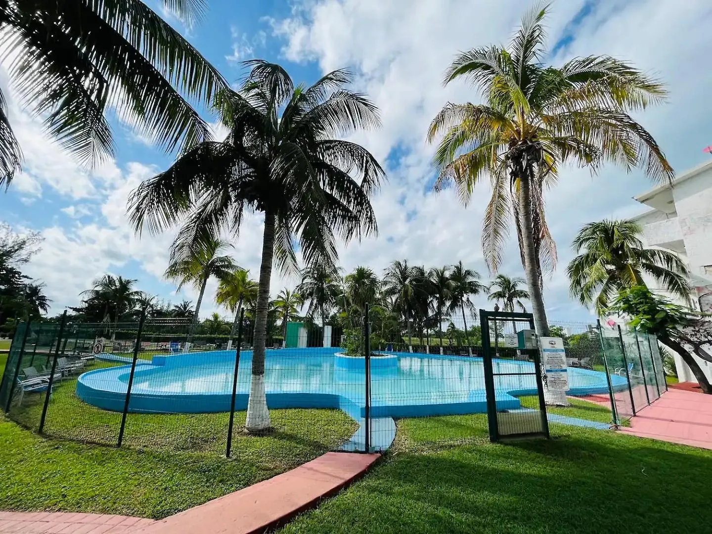 Lindo Estudio A Un Lado Del Campo De Golf, #B - Gre301B - Apartment Cancun